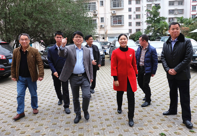 市委常委,常务副市长韦朝晖慰问公司全体员工